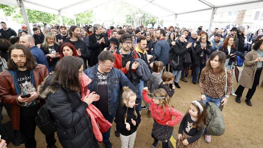 Pontevedra canta a Dany Moure