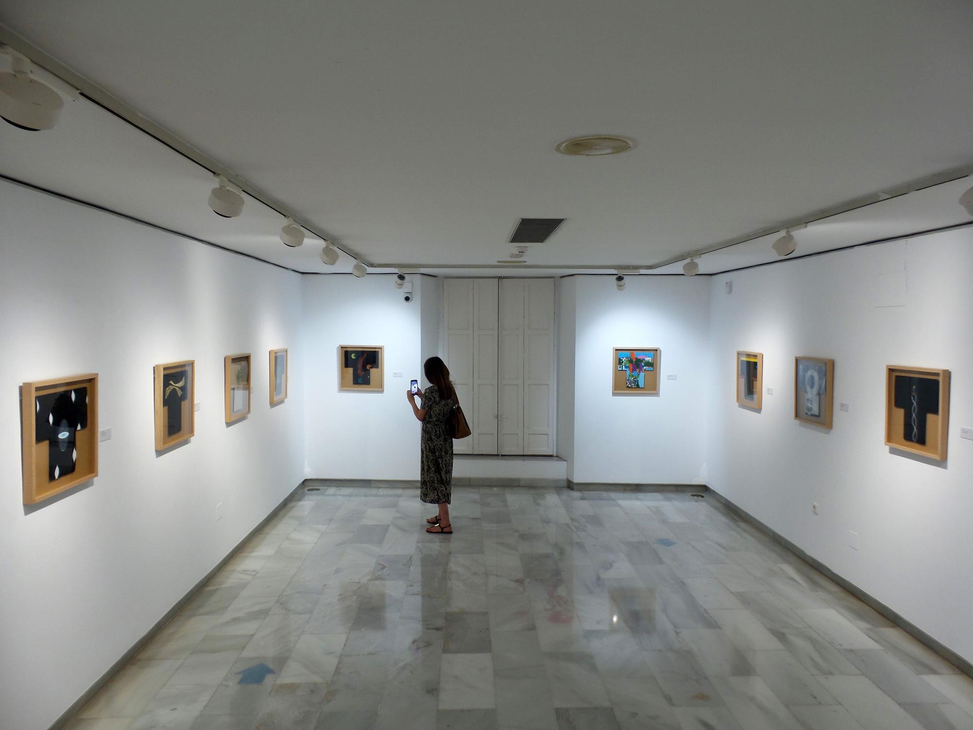 Exposición 'Tesoros sobre seda', en el Archivo Municipal de Málaga