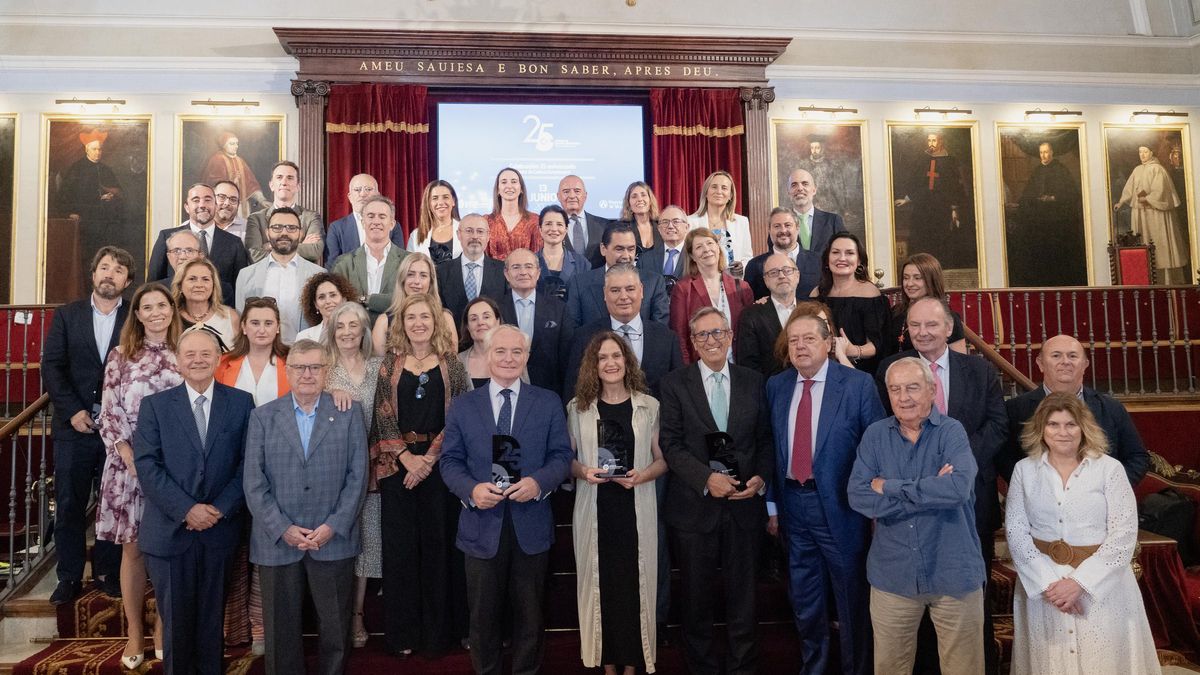 Asistentes al evento en el Paraninfo de la Universitat de València.
