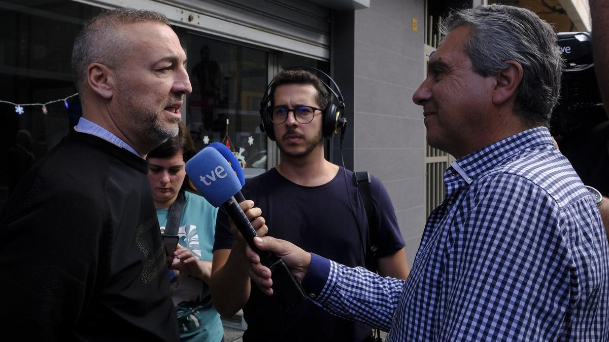 Ramírez atiende a los medios antes de una comida de la UD.