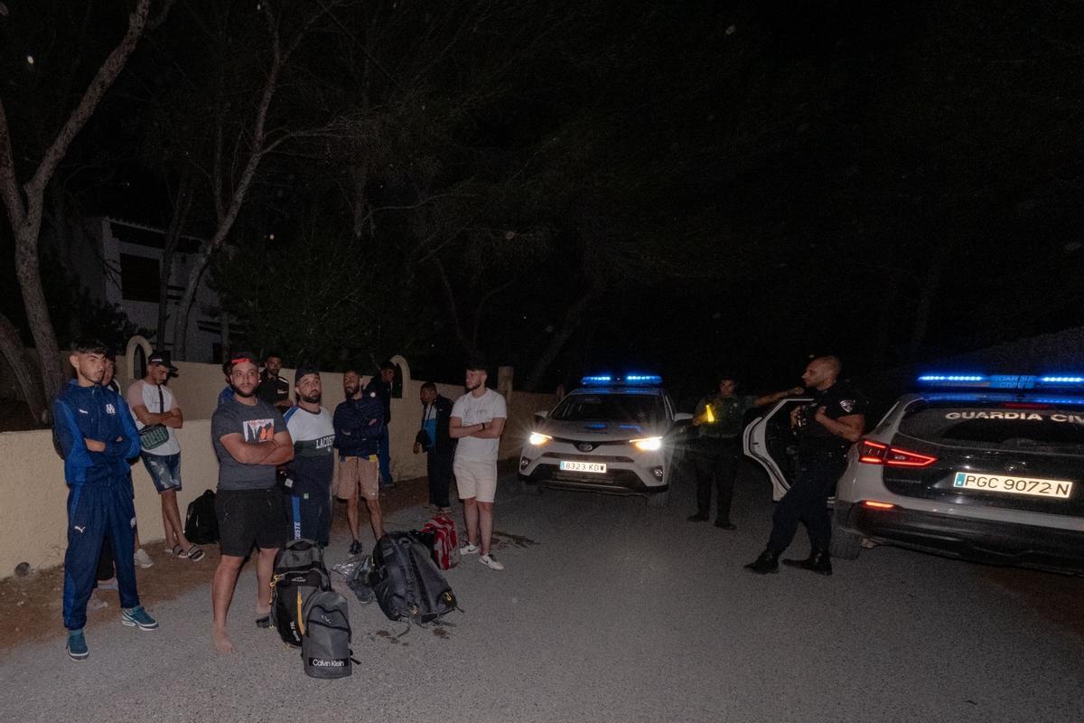 Buscan a cinco migrantes de una patera llegada esta madrugada a Formentera