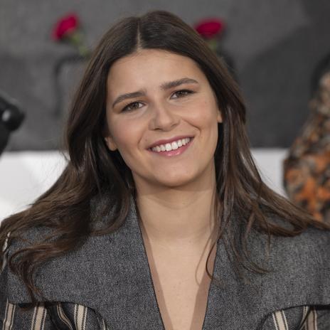 El look de Cayetana Rivera en su debut como diseñadora con una colección inspirada en sus abuelas