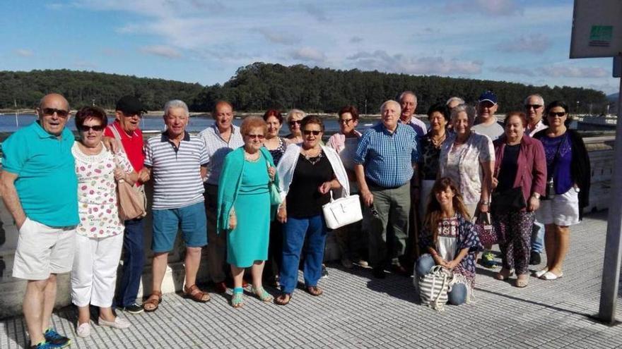 Los vecinos de Argüelles, durante su viaje por Galicia.