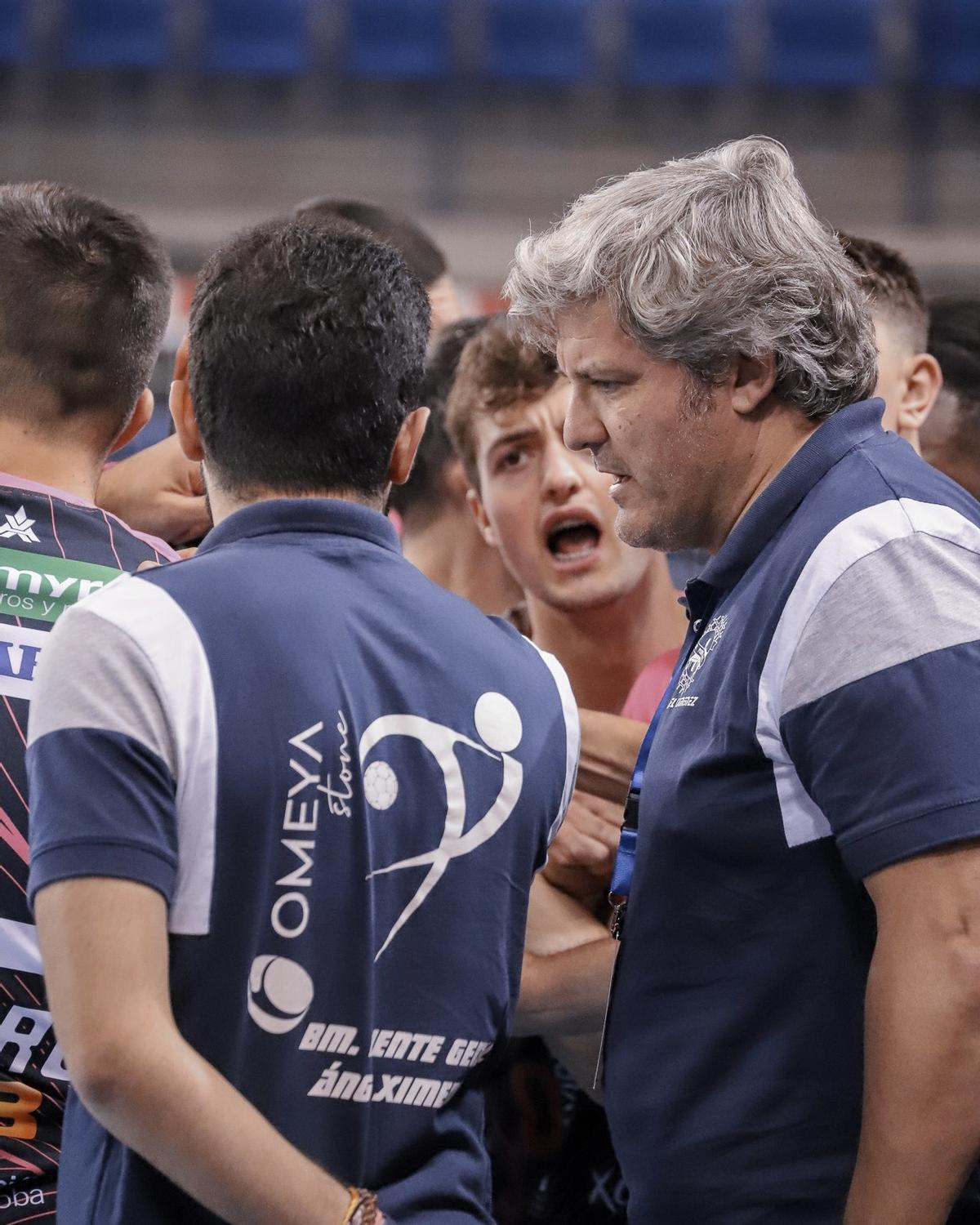 Paco Bustos, en el partido del Ángel Ximénez en Logroño.