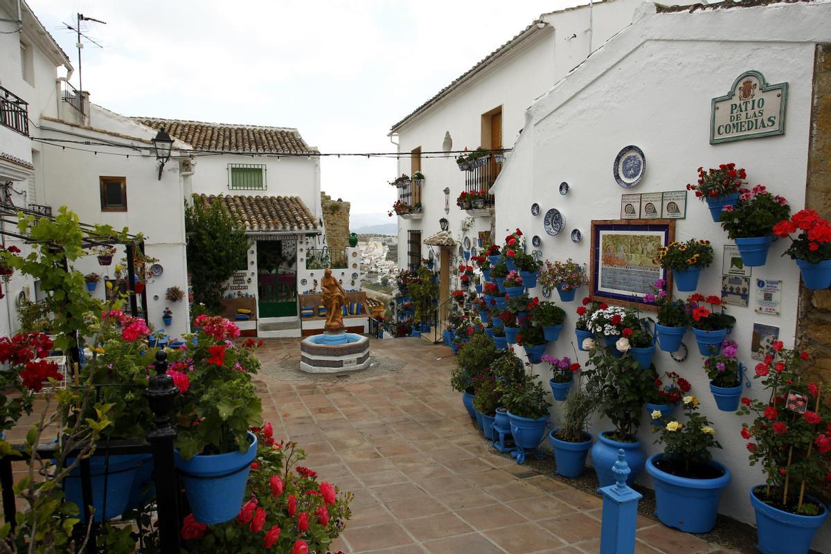 El Concurso de Patios, Rincones y Rejas tiene una gran presencia en Iznájar.