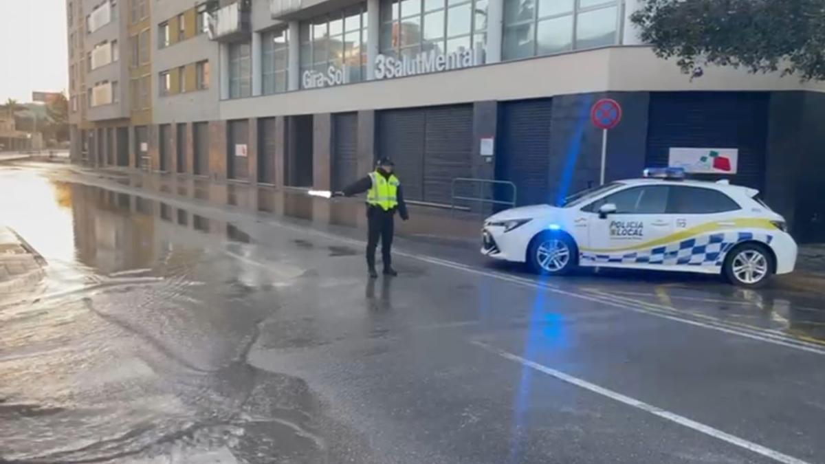 Cortan un tramo de la calle Manacor en Palma por la rotura de una tubería