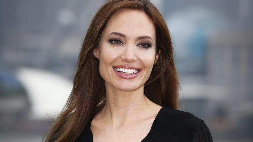 Angelina Jolie muestra su lado más solidario.