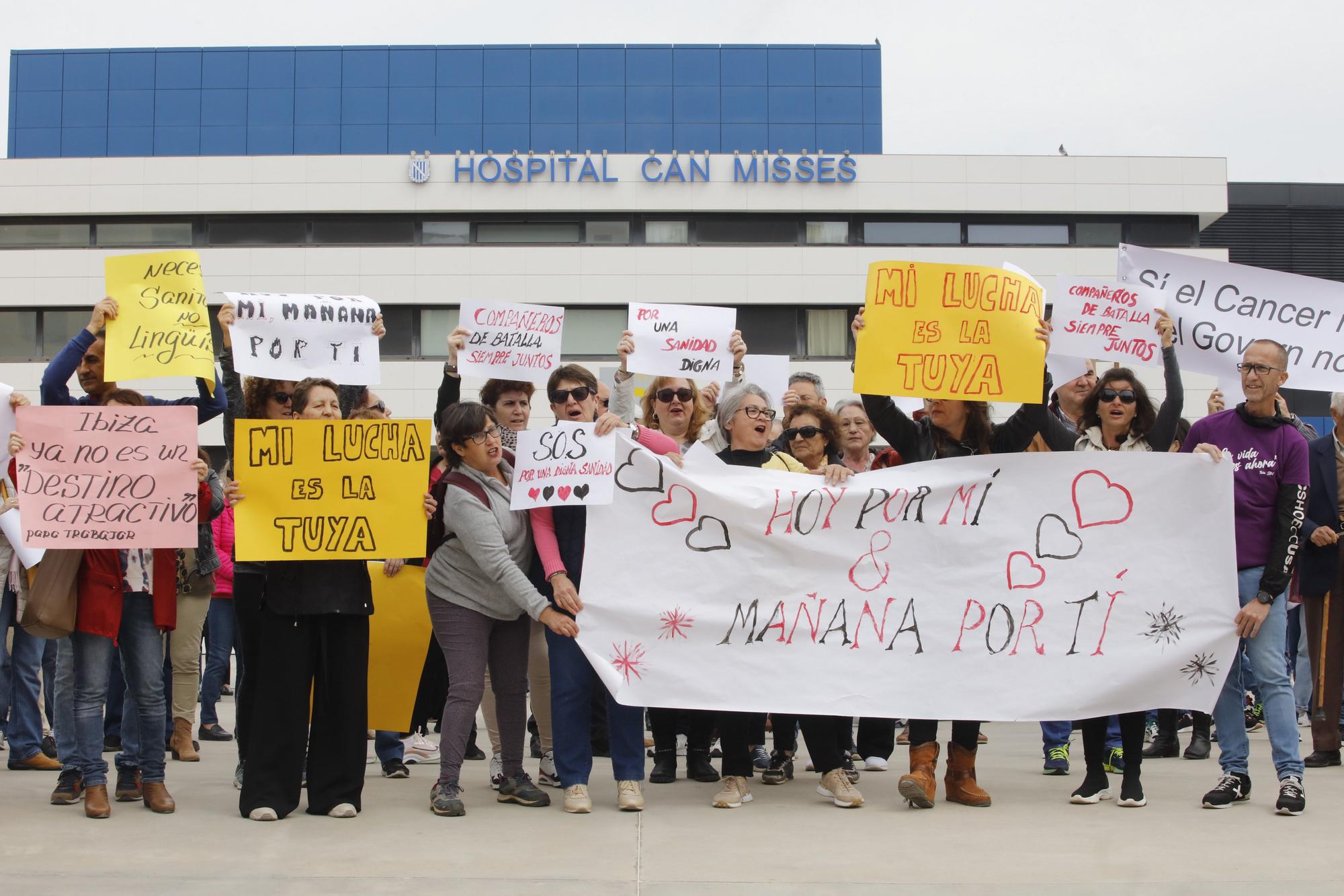 Nueva protesta de los pacientes oncológicos en Ibiza por la falta de médicos: "No vamos a parar"