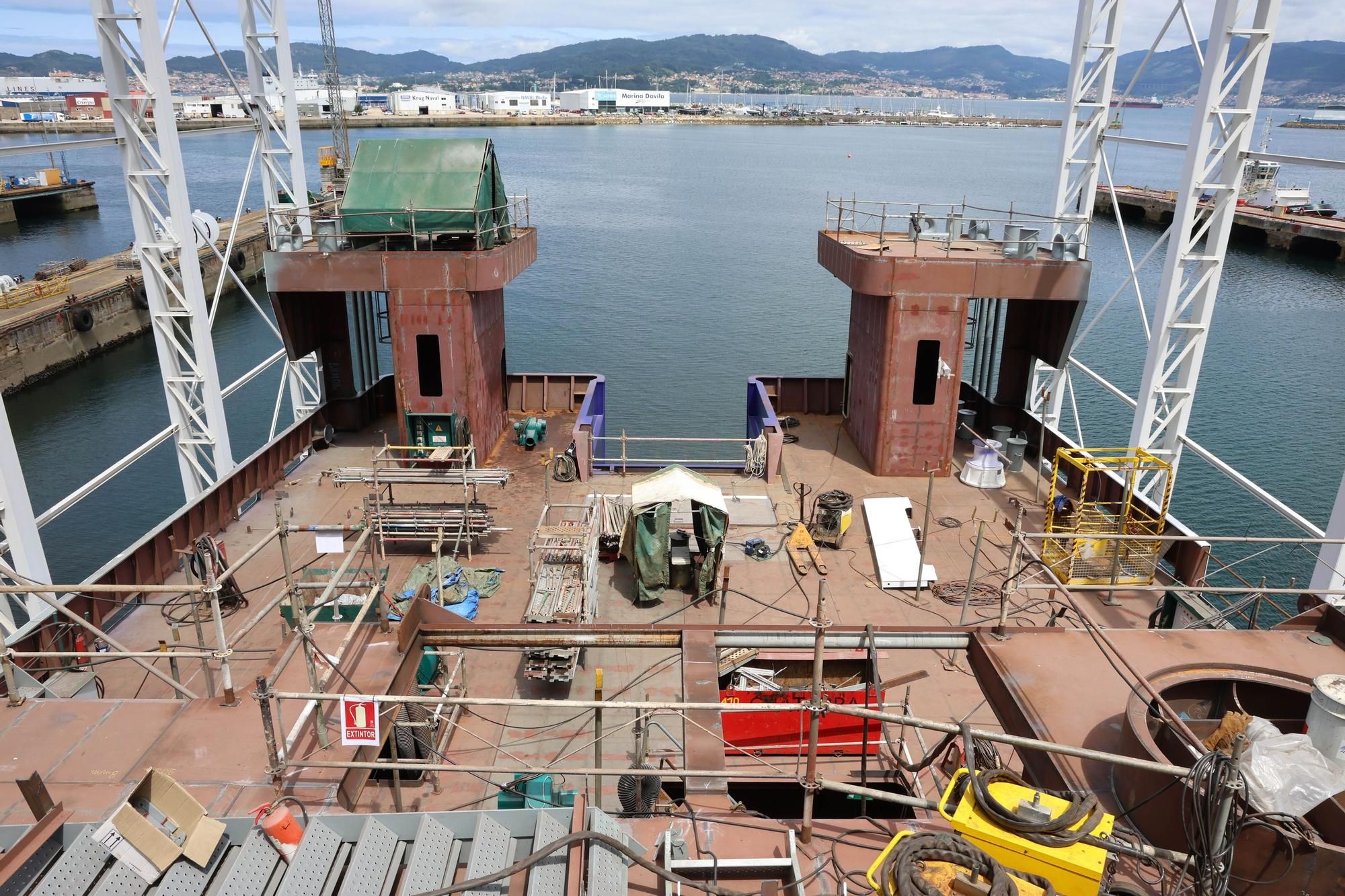 En las entrañas del mayor oceanográfico español, botado por el grupo asturiano Armón