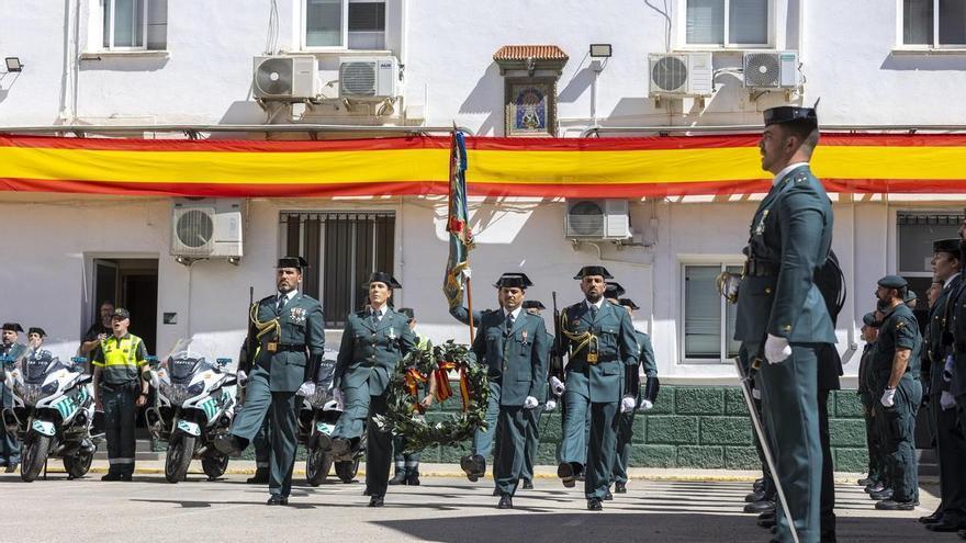 La Guardia Civil de Alicante dedica su 182 aniversario a los agentes fallecidos en Huelva