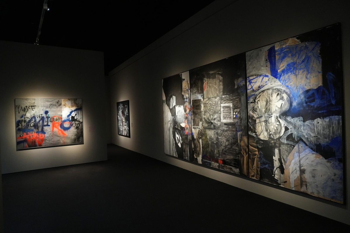 LâexposiciÃ³ âAntoni ClavÃ© amb majÃºsculesâ al Palau Martorell de Barcelona