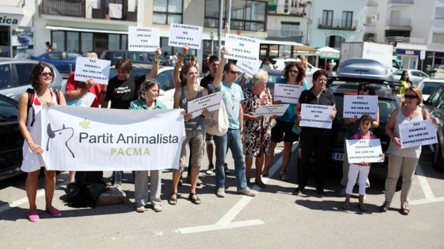 Manifestants contra l&#039;empaitada.