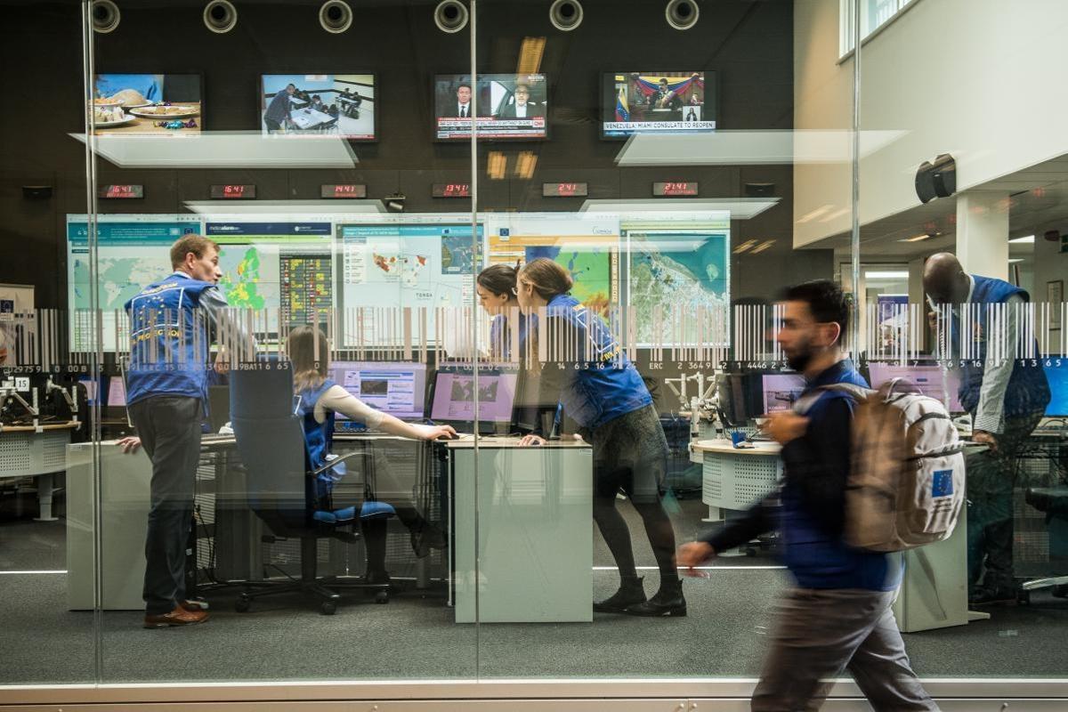 Visita al Centre Europeu d’Emergències, el lloc des del qual la UE respon a les catàstrofes: «Són cada vegada més llargues i freqüents»