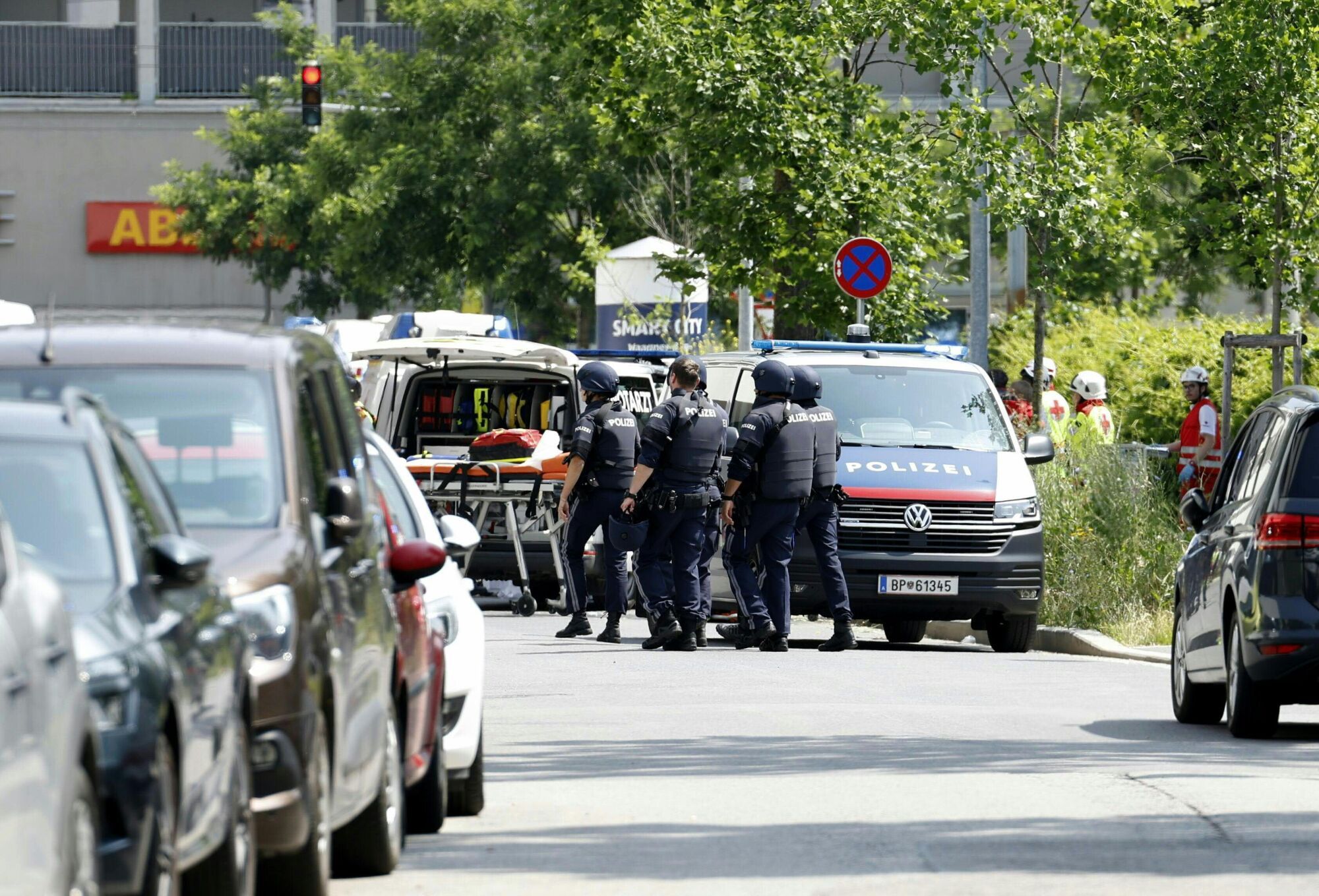 Despliegue policial en la ciudad austriaca de Graz tras el tiroteo.