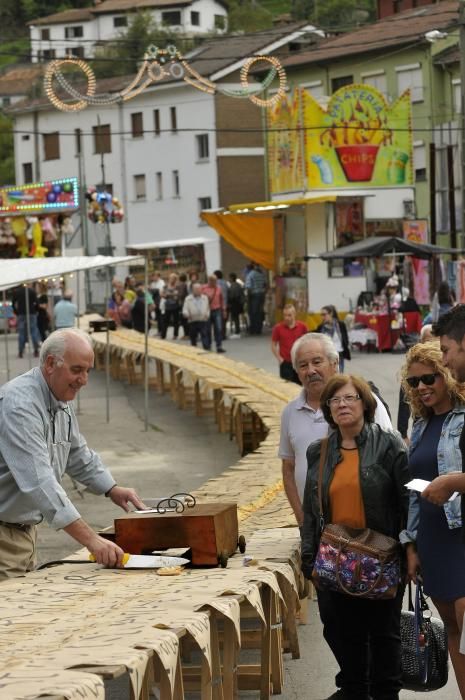 La tosta más grande del mundo en las fiestas de La Probe, Morcín