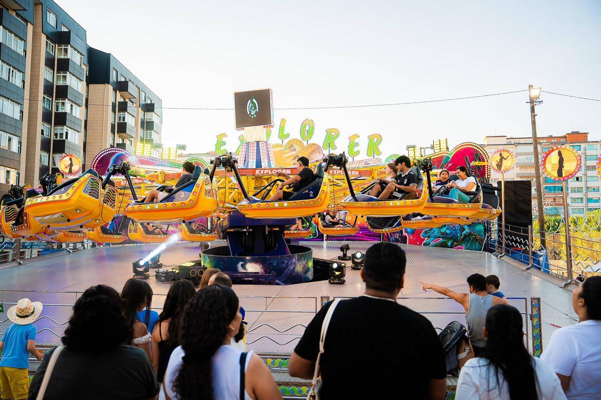 Coia celebra sus fiestas con música, atracciones y mucho calor