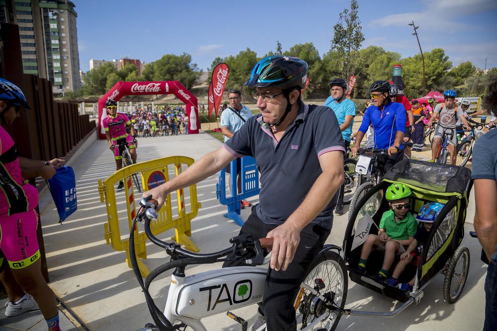 El municipio celebró este domingo el Día de la Bicicleta desde el parque de Foietes