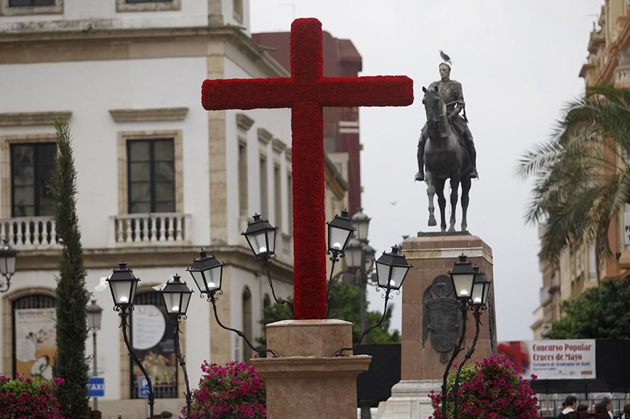 Fotogalería / Un recorrido por las Cruces de Mayo