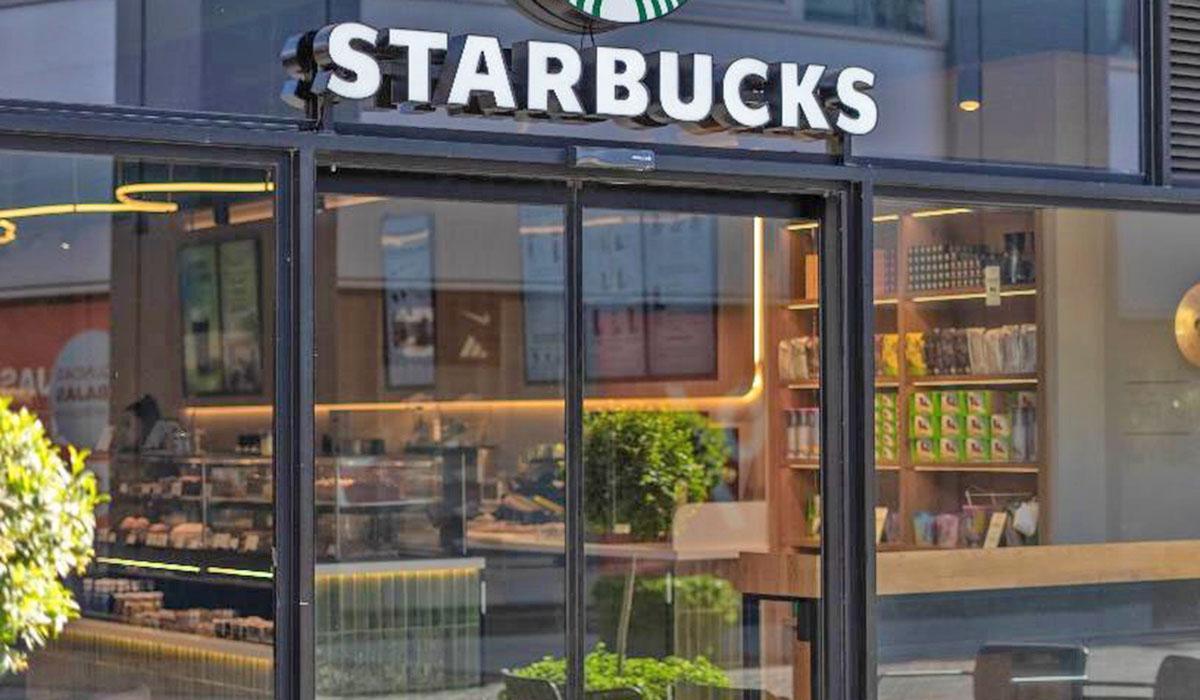 Starbucks® abre su nueva tienda en el centro comercial Porto Pi.