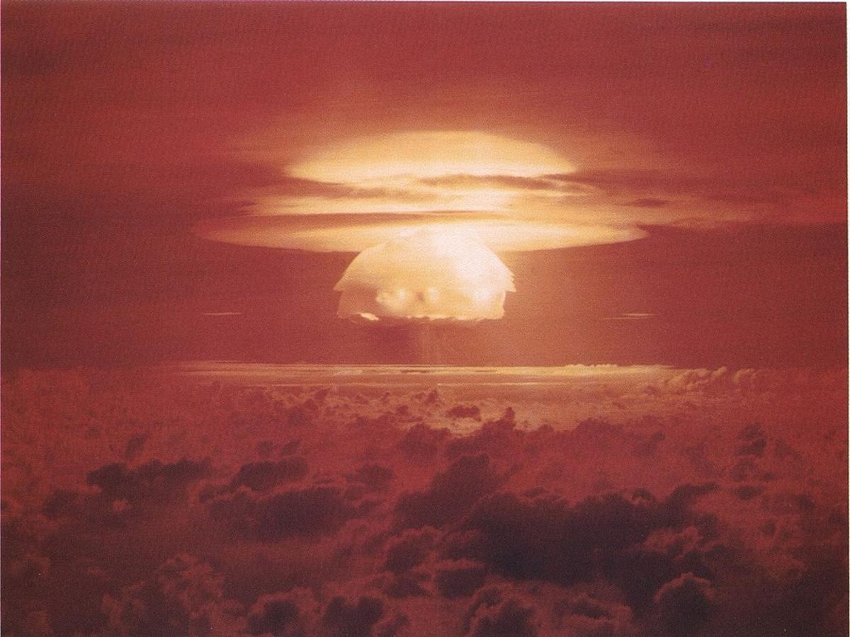 Nube de Hongo provocado por el desastre nuclear Castle Bravo de las Islas Marshall.