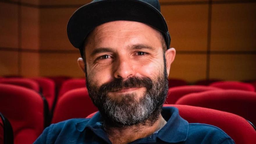 David Pantaleón, el director canario detrás del videoclip de ‘La Graciosa’ de Quevedo con Elvis Crespo