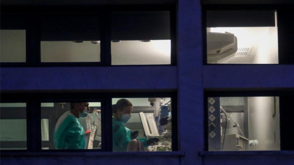 El Reina Sofía reduce las cirugías un 15% y gana espacio para críticos ante el avance de la pandemia