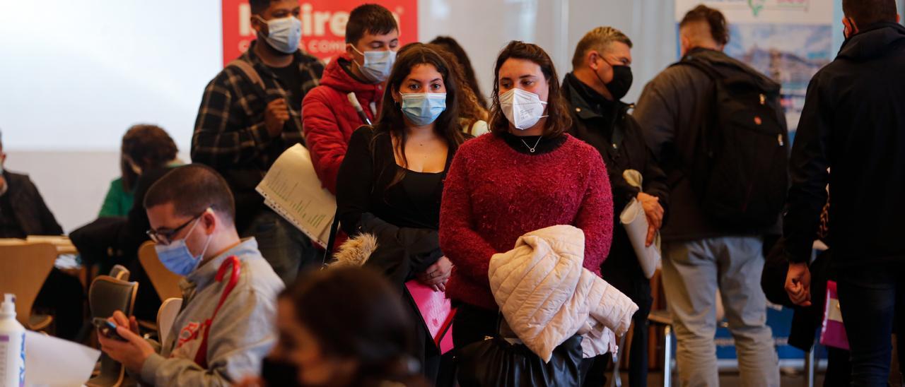 Aspirantes a un puesto de trabajo en la nueva edición de Santa Eulària Se n&#039;Ocupa.