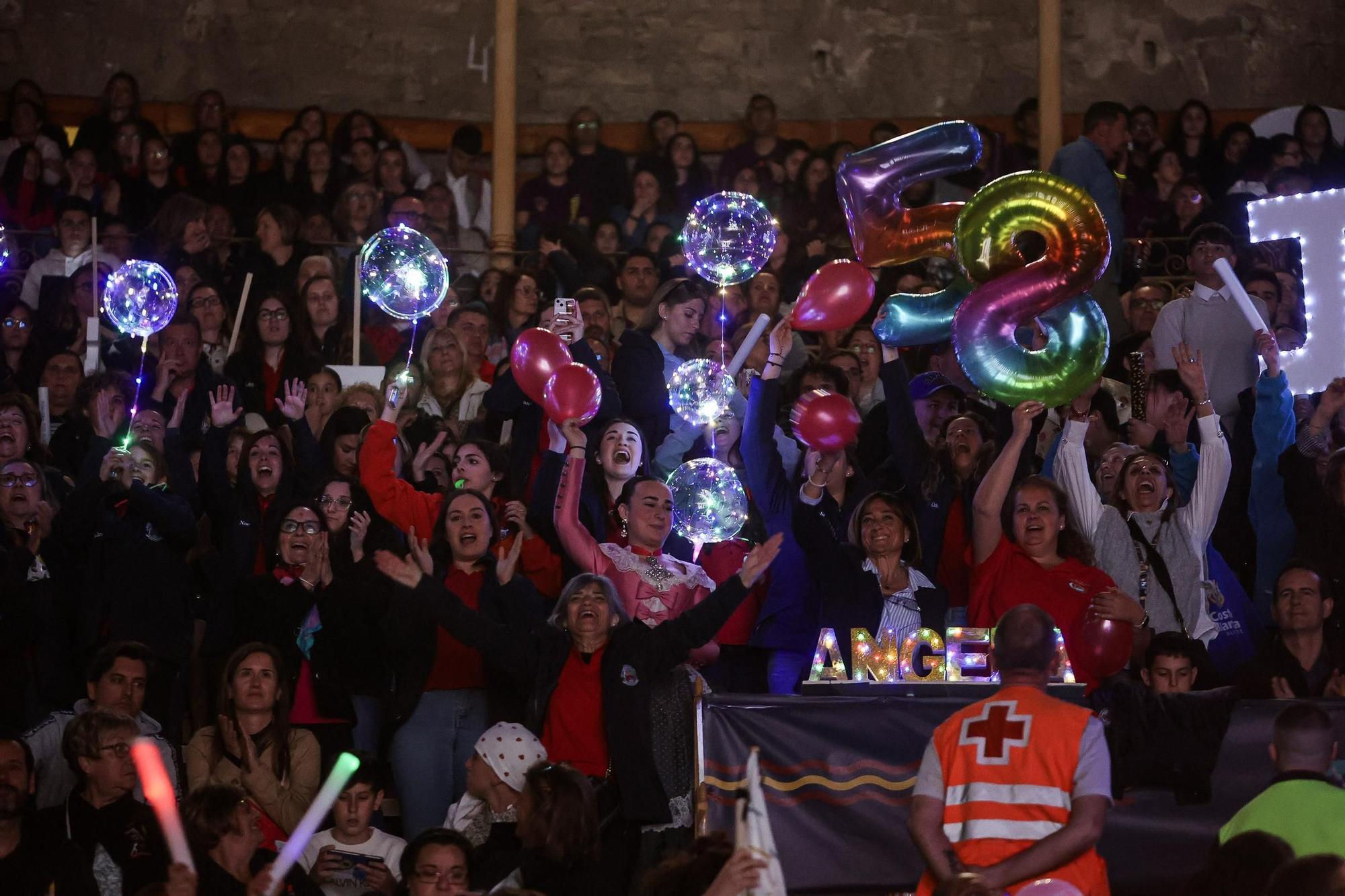 Bellea del Foc infantil de Alicante 2024: Martina Lloret, de Séneca-Autobusos