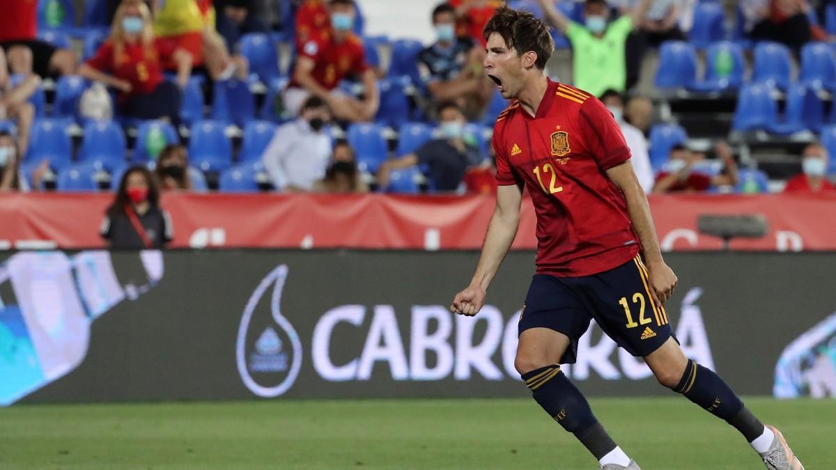 Miranda celebra su gol con la absoluta