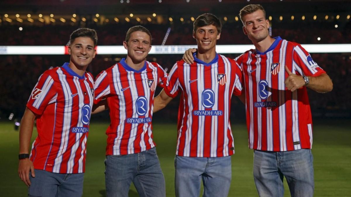 La presentación de los fichajes en el Metropolitano