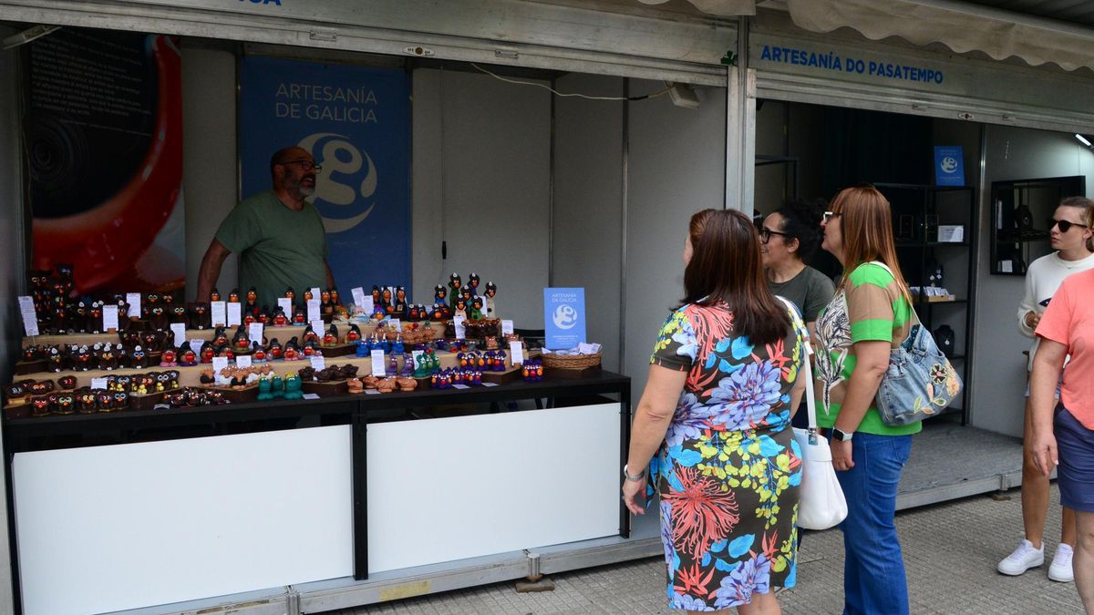 La feria de artesanía Argálica, en Cangas, se inauguró este viernes.