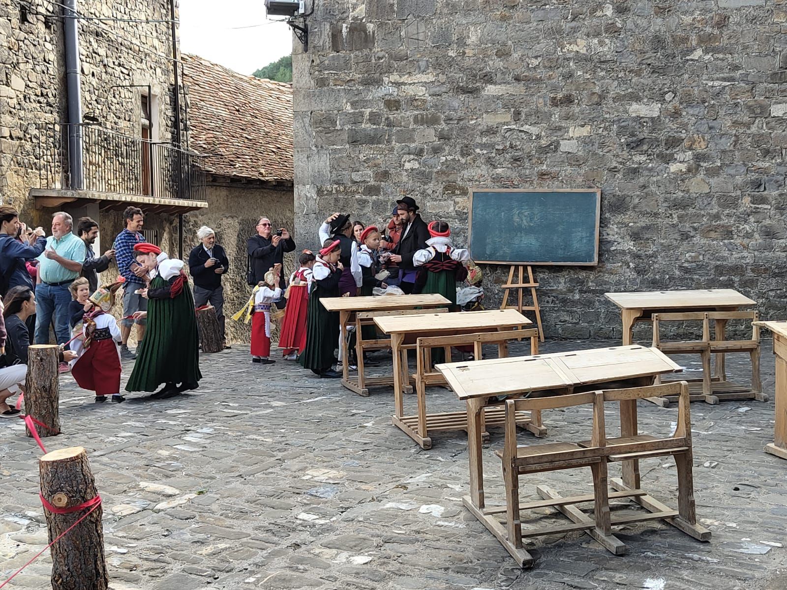 Jornada llena de tradición en el Día del Traje Ansotano