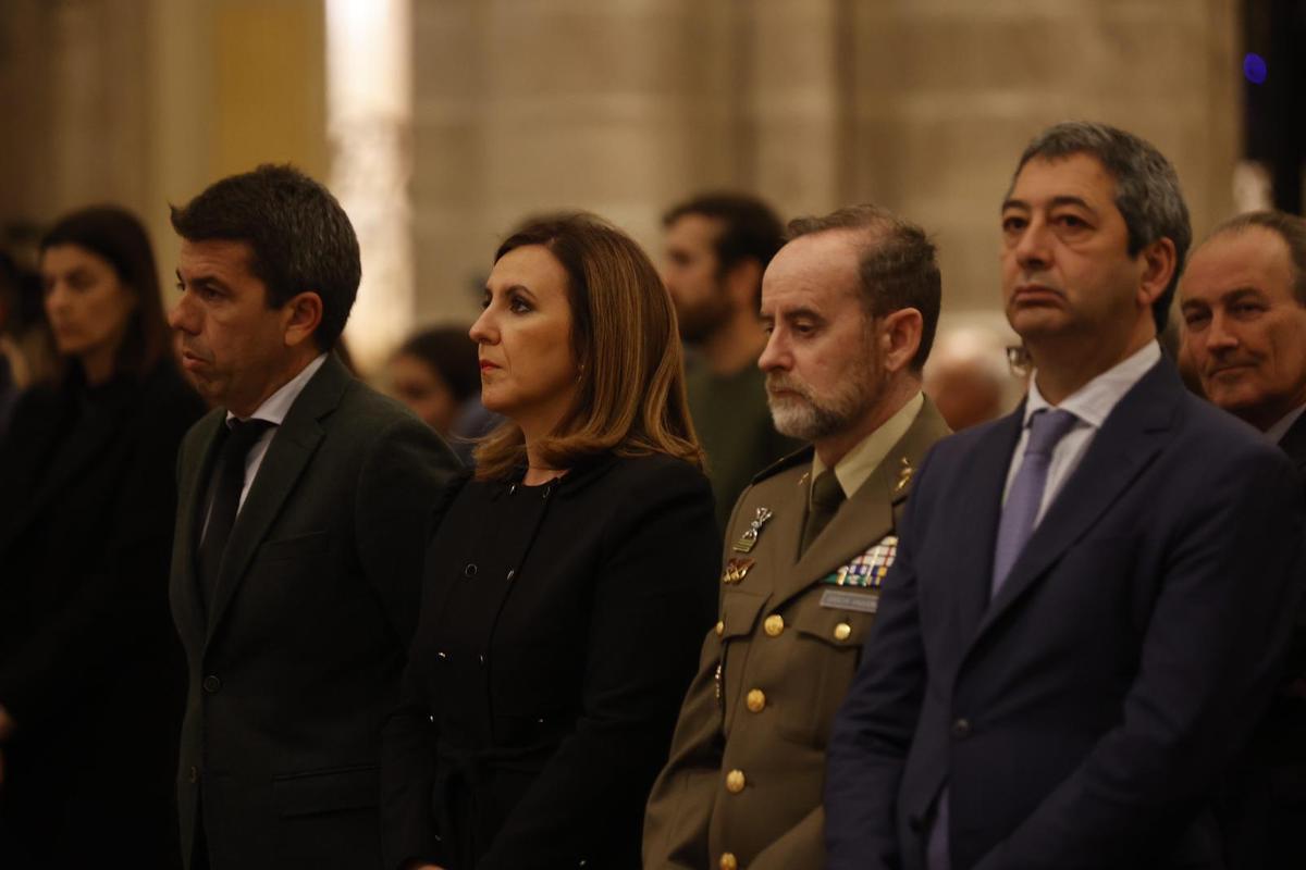 Carlos Mazón, María José Catalá, el teniente general Fernando García-Vaquero y Vicente Barrera, en un momento de la misa por las víctimas de Campanar.