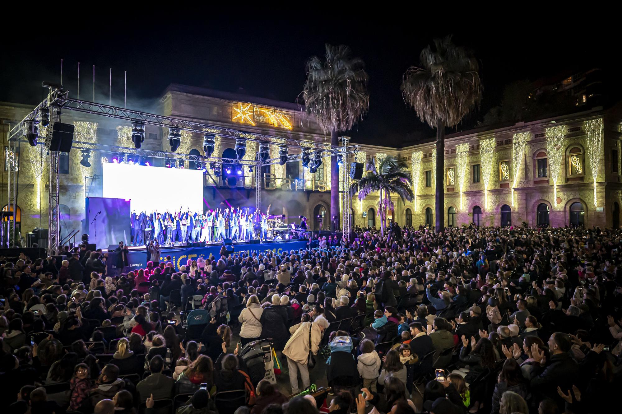 En imágenes: así brilla el alumbrado navideño de Barcelona