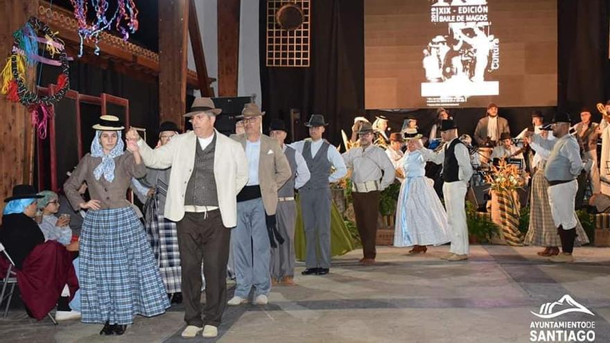 Santiago del Teide celebró con éxito la XIX edición de su tradicional Baile de Magos 2019