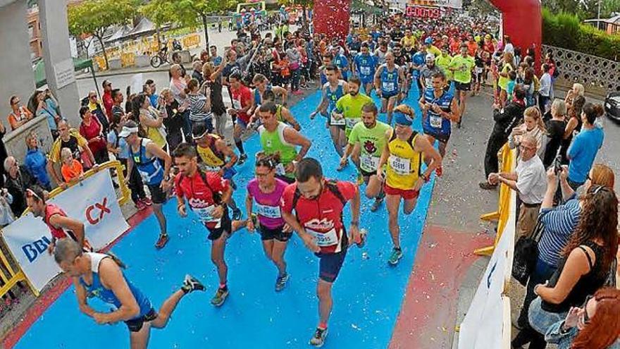 Sortida de la dotzena edició dels 10 km de Vallhonesta