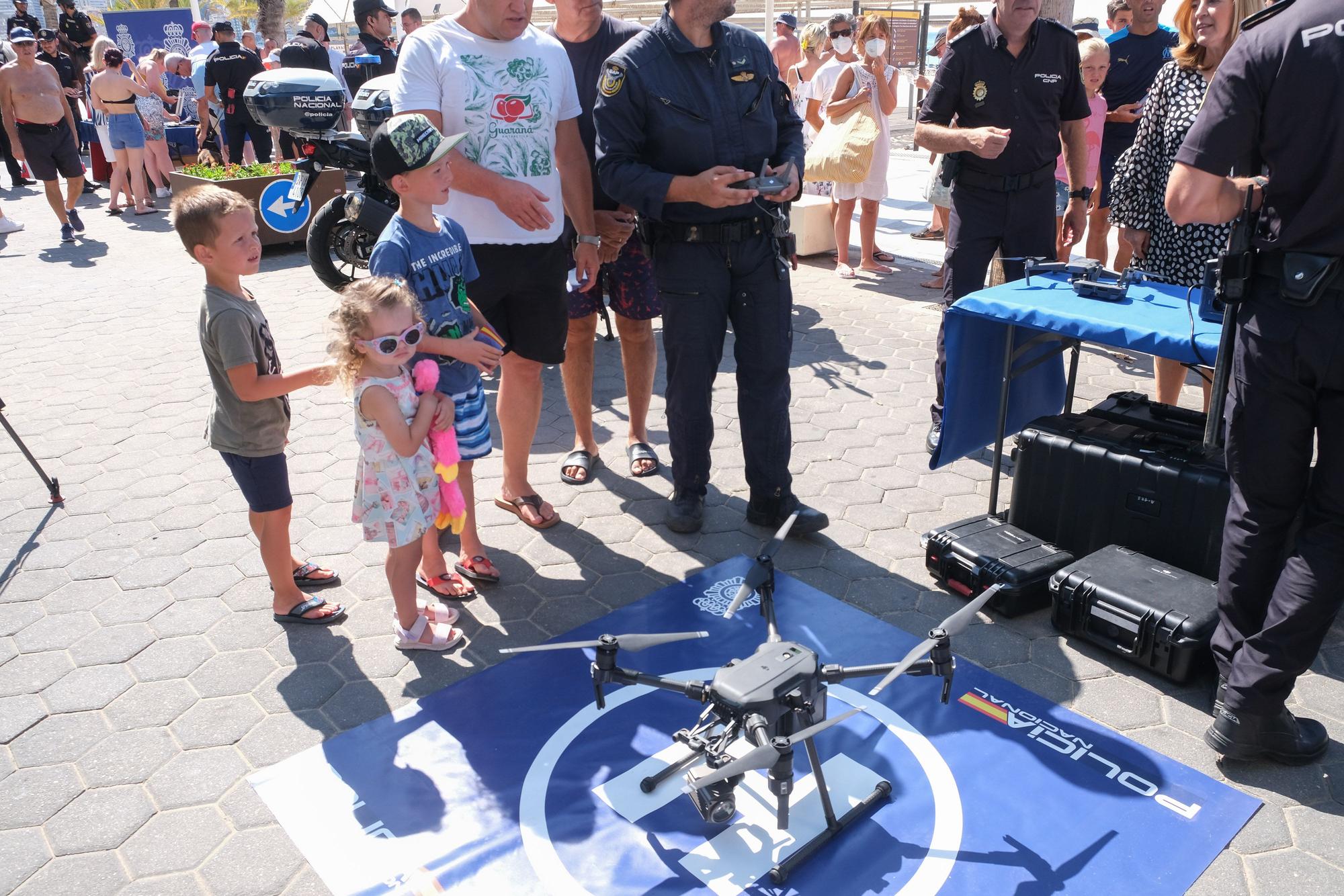 Así ha sido la exposición de medios de la Policía Nacional en Benidorm