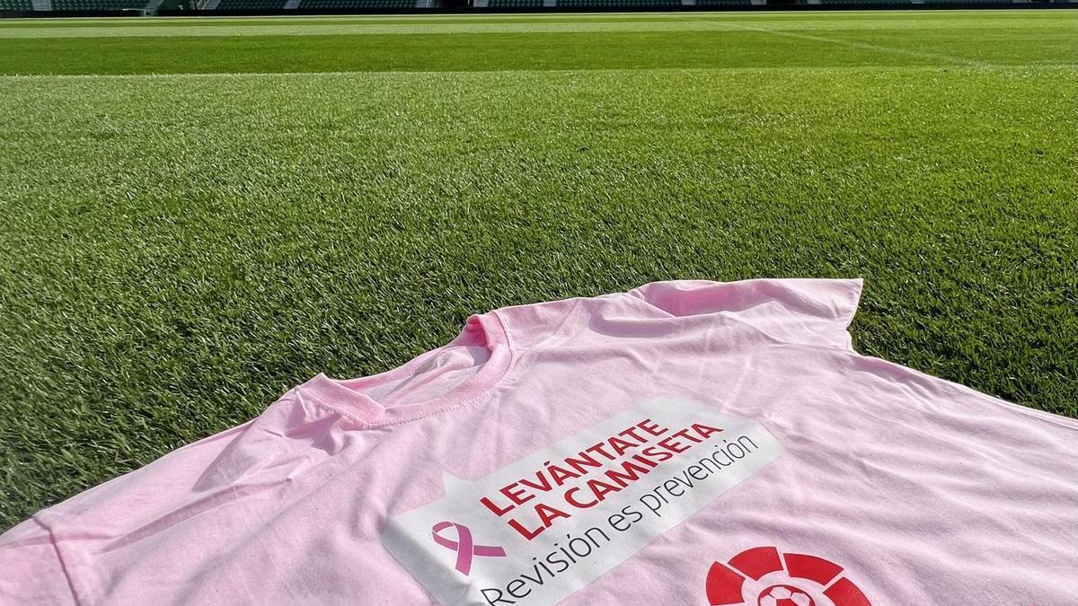 Camiseta rosa con la que saldrá al campo el Elche en su partido frente al Real Madrid