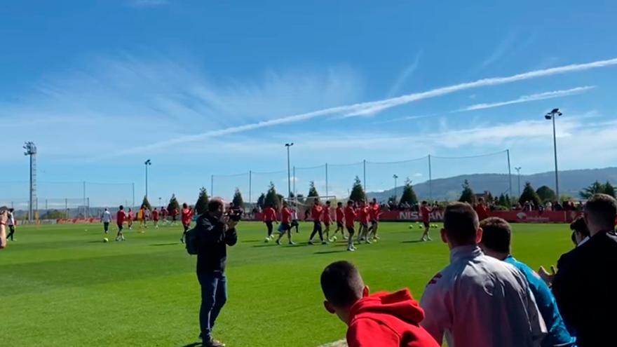 VÍDEO: El sportinguismo se vuelca en Mareo para apoyar al equipo para el derbi