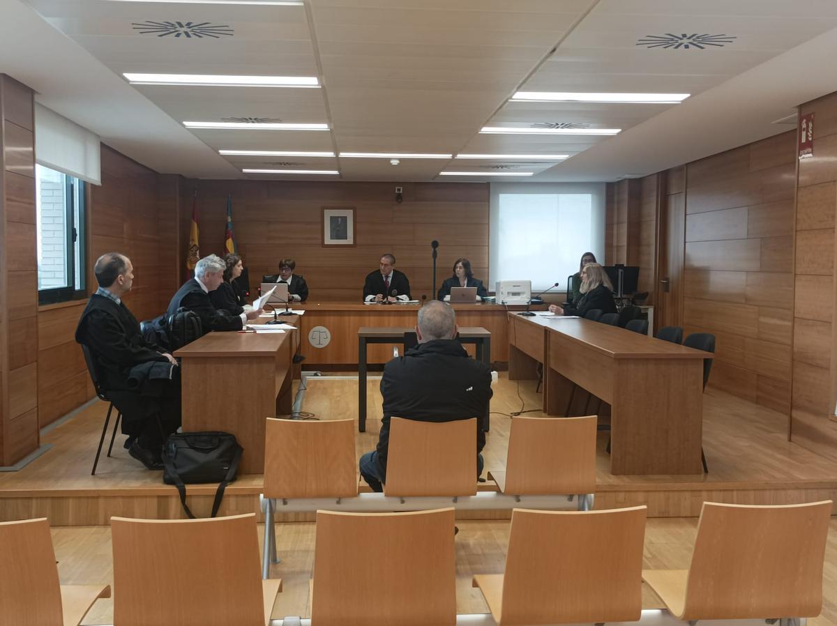 El acusado, durante el juicio al que ha sido sometido en la Audiencia Provincial de Castellón.