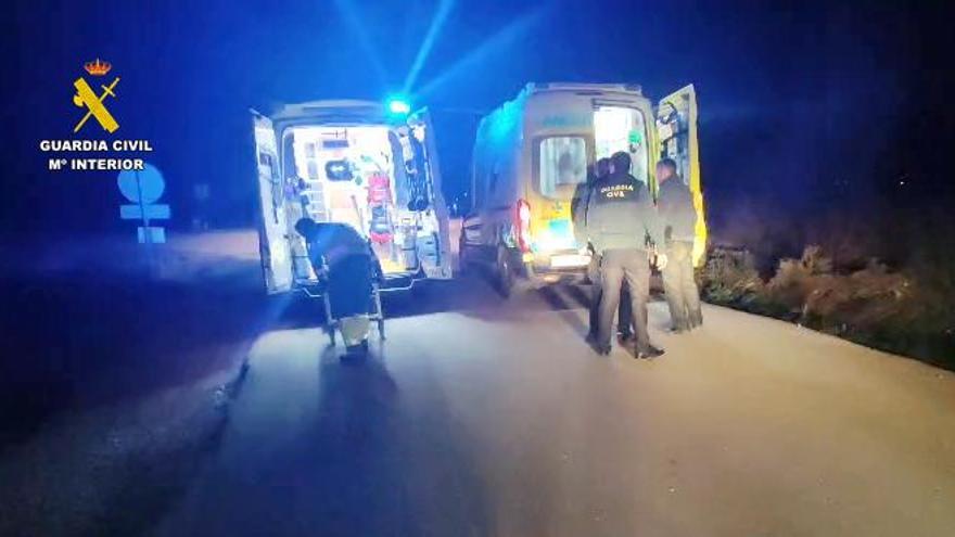 La Guardia Civil rescata a un anciano atrapado en el cauce del Guadiana en Don Benito