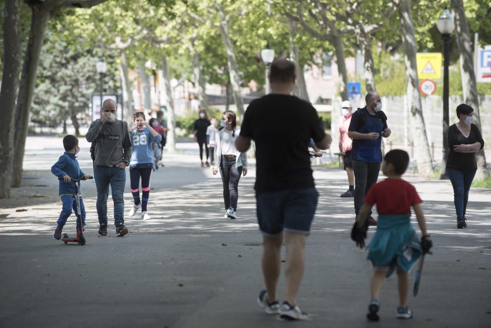 Els menors de 14 anys poden sortir a passejar una hora al dia acompanyats d''un adult