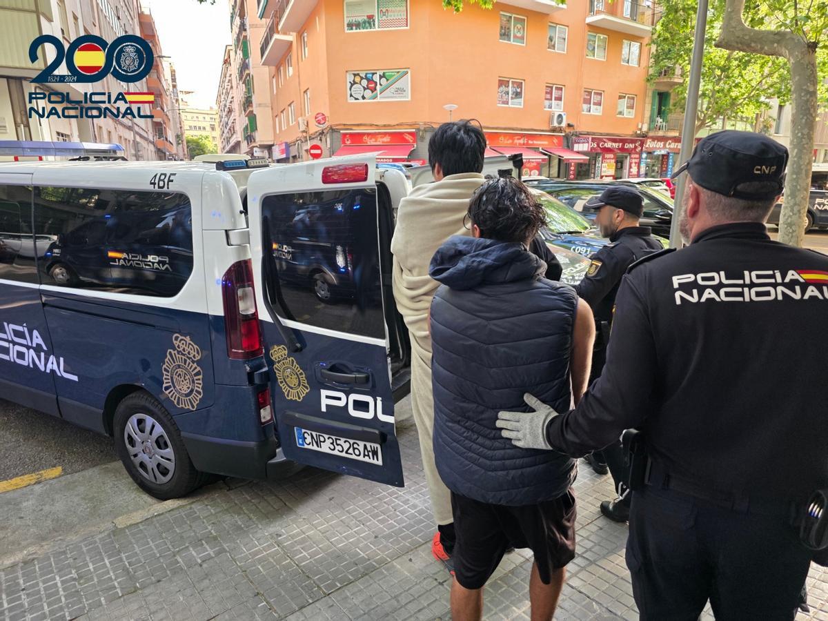 Otros jóvenes arrestados por la reyerta.