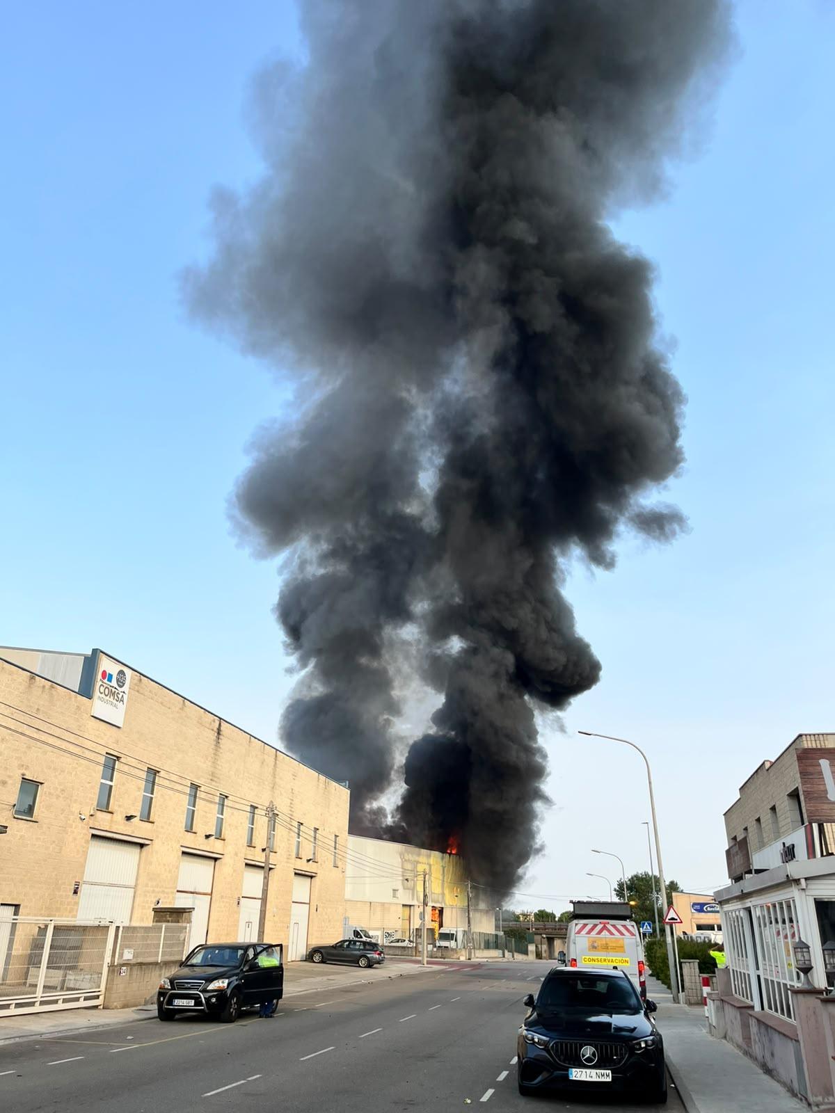 Incendi al polígon de Vilamalla.