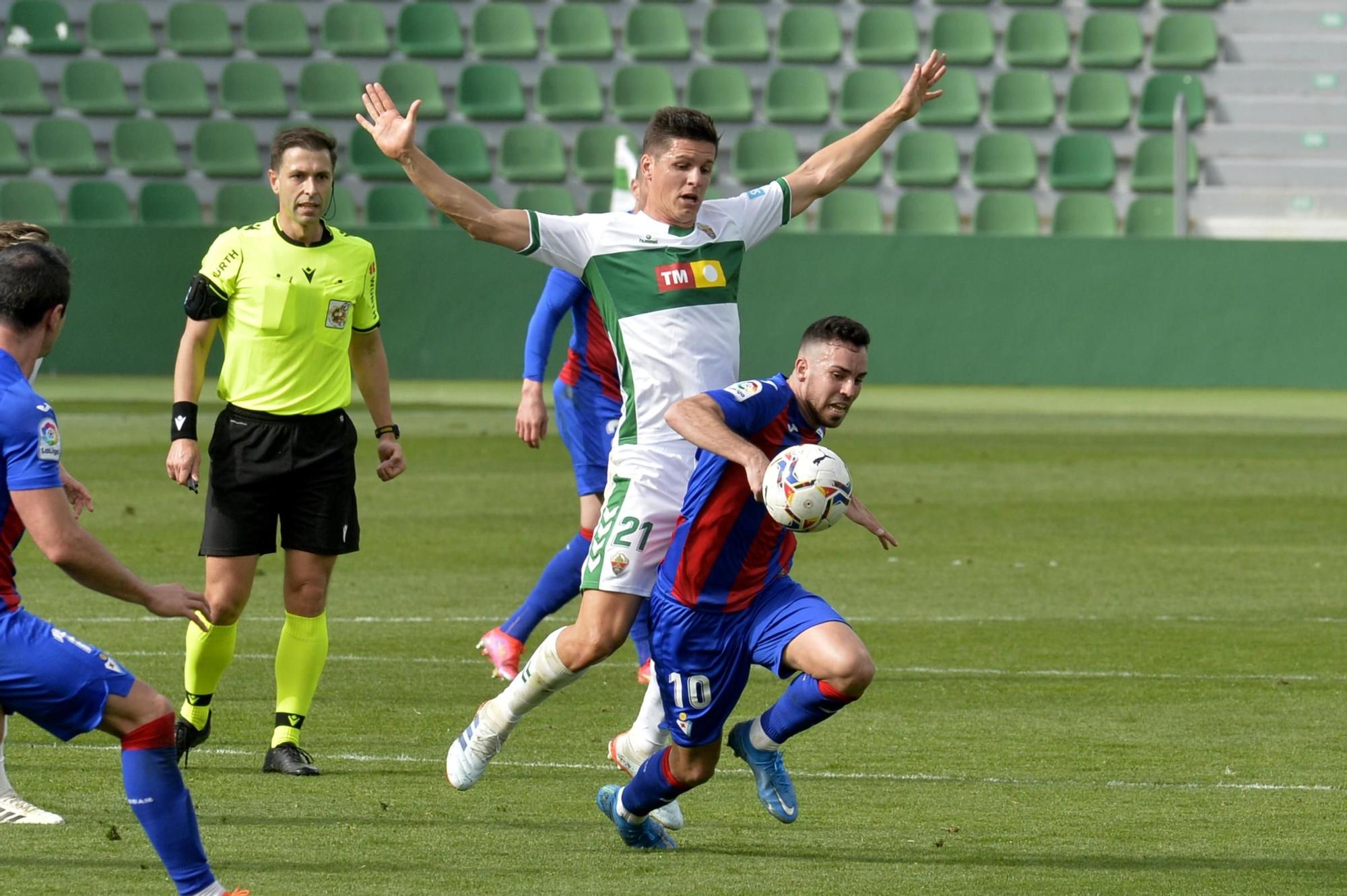 El Elche vence al Eibar 1-0 y se reencuentra con la victoria después de 17 partidos