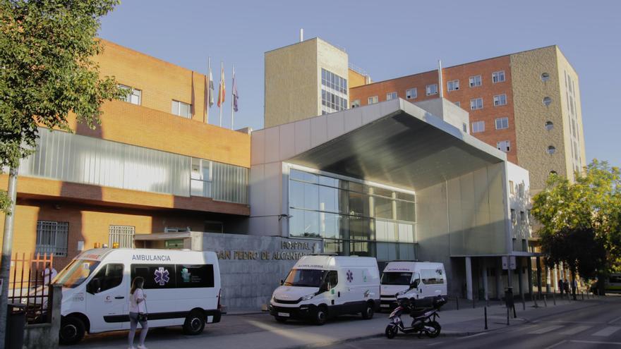 El cacereño ingresado en la UCI con legionela recibe el alta epidemiológica, pero sigue hospitalizado