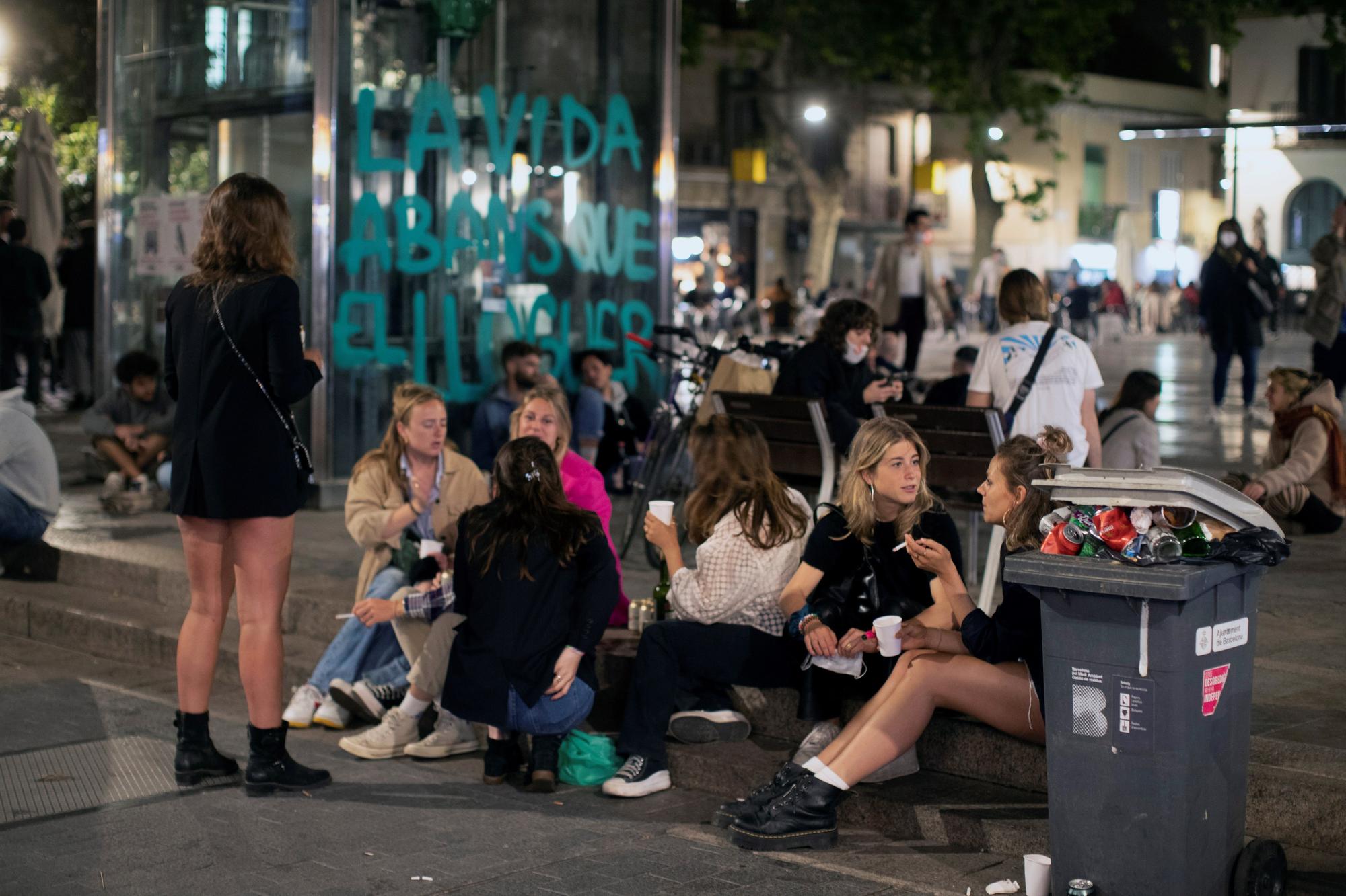 Desallotgen més de 7.000 persones durant la nit de divendres a Barcelona