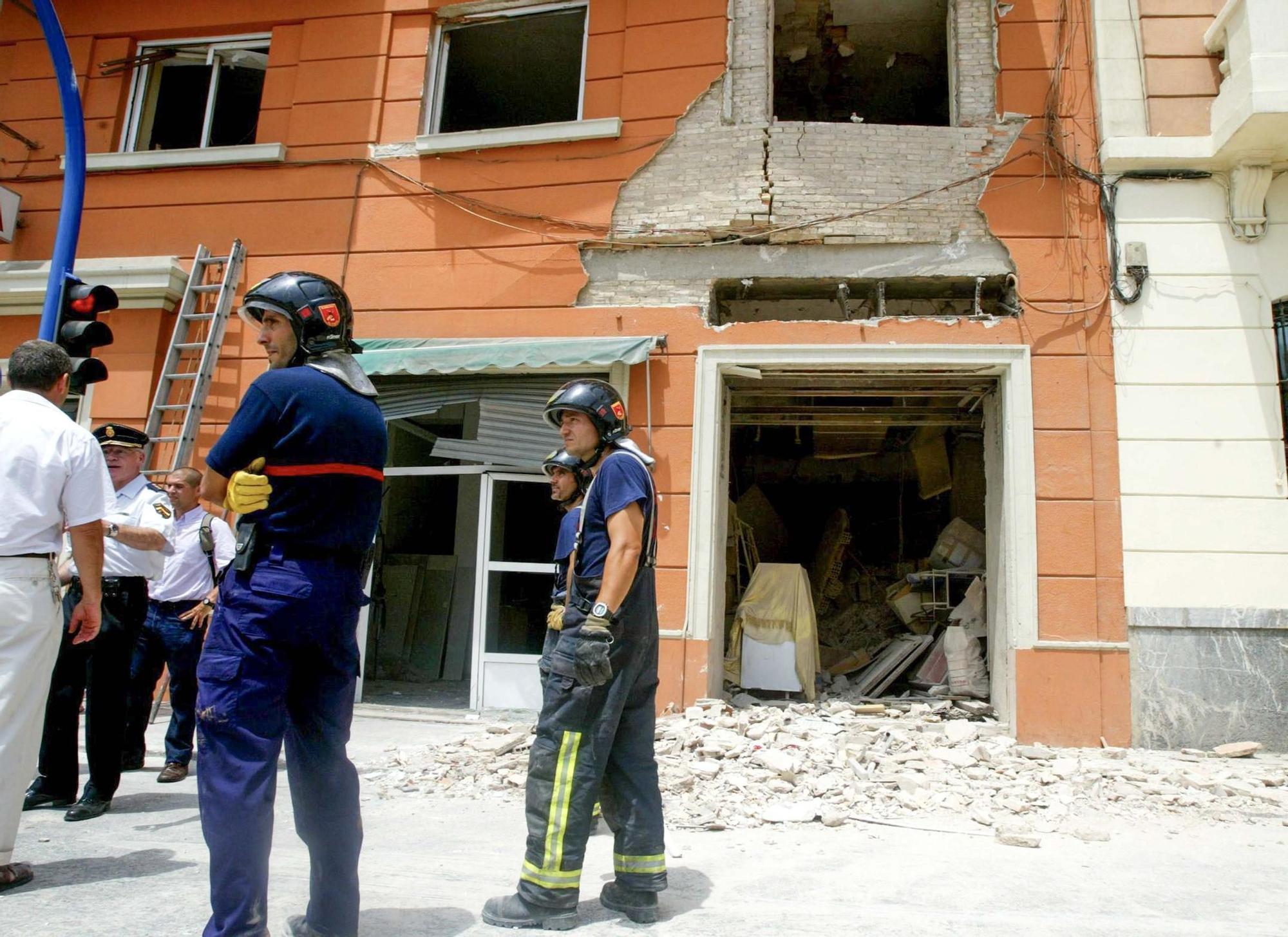 Estas son las fotos del hotel Bahia, uno de los dos atentados que cometió el etarra Asier Eceiza en 2003 en Alicante y Benidorm por los que ha sido condenado a a 182 años de carcel