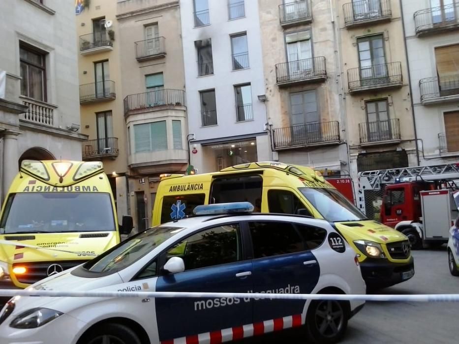 Evacuen els veïns d'un edifici de Figueres per l'incendi d'una assecadora