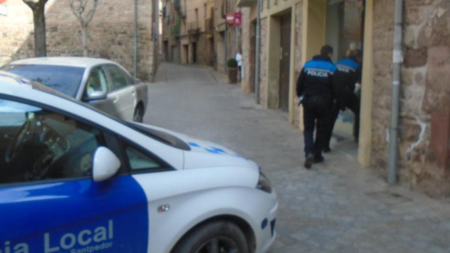 Una patrulla de la Policia Local de Santpedor, en una imatge d&#039;arxiu.